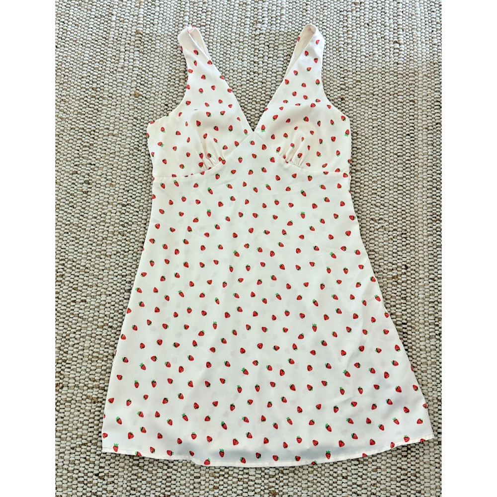 Mi Ami Strawberry Print Mini Dress Women Small Cottagecore Fit Flare Francesca’s - Picture 2 of 13